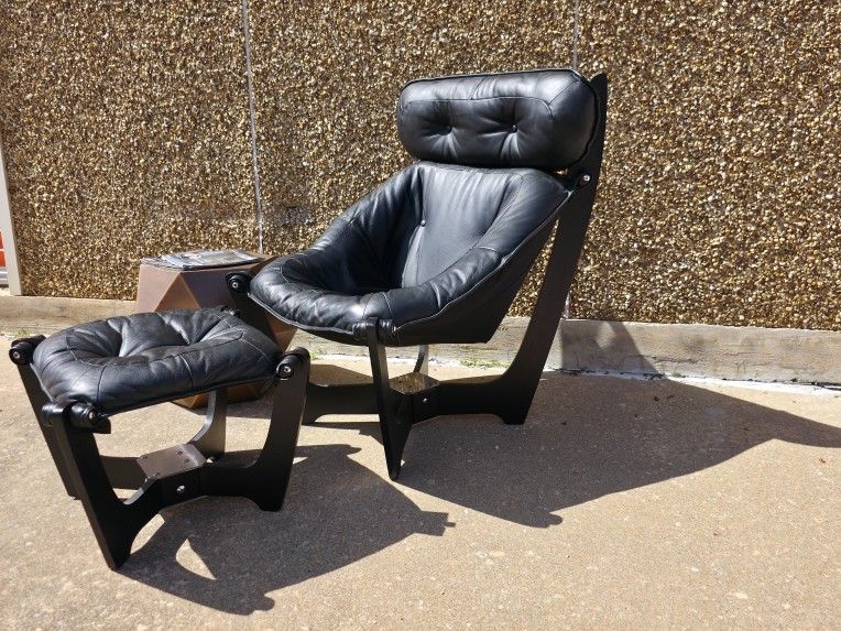 Luna High Back Black Leather Chair and Ottoman