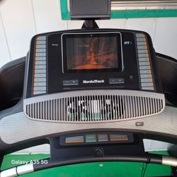 Norditrack Elite 5760 Interactive,  treadmill
