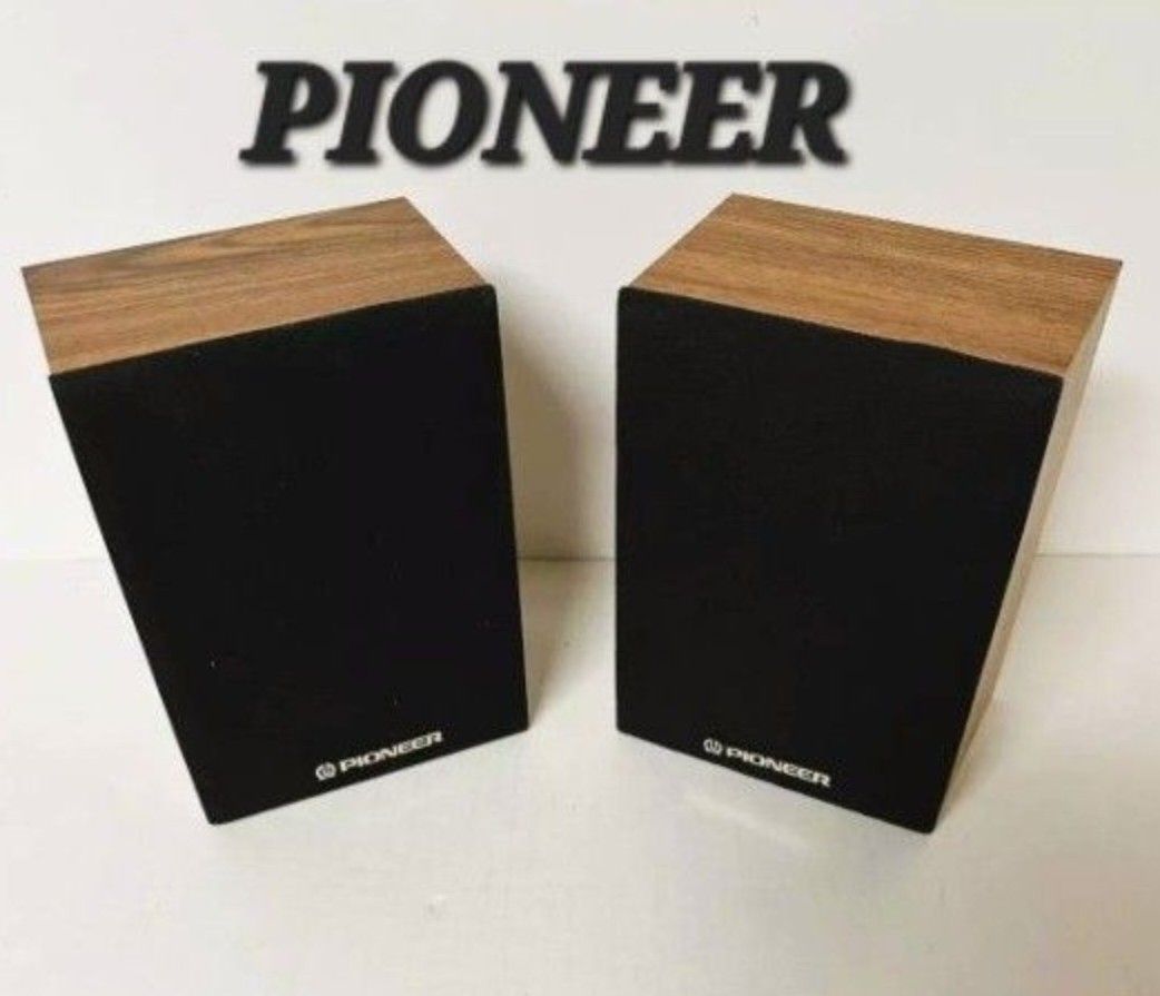 Vintage Pair CS-X300-Q Pioneer Tiny Surround Sound Speakers Bookshelf Excellent!
