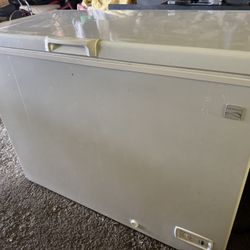 Kenmore 9CF Chest freezer 
