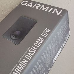 Garmin Dash Cam 67W, 1440p and extra-wide 180-degree 