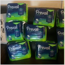 👌🐶🐶🐾/🛌🛏️ 1 box  left-available-pick up in yakima.just $50 for 150 pads!!!. xtra large puppy pads/ bed pads used for either or!!!-(they’re actual