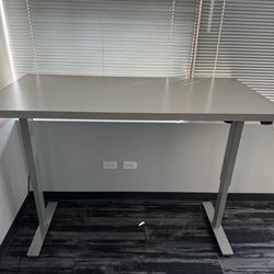 Electric liftable table