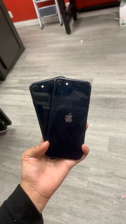 iPhone SE 3rd Gen 64gb UNLOCKED