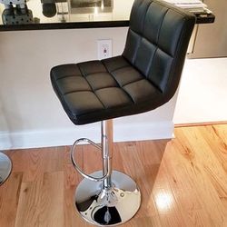 $40 each chair (New in Box) Square barstool swivel bar stool pu leather (adjustable seat height 24-32”) 