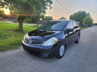Nissan versa 2010