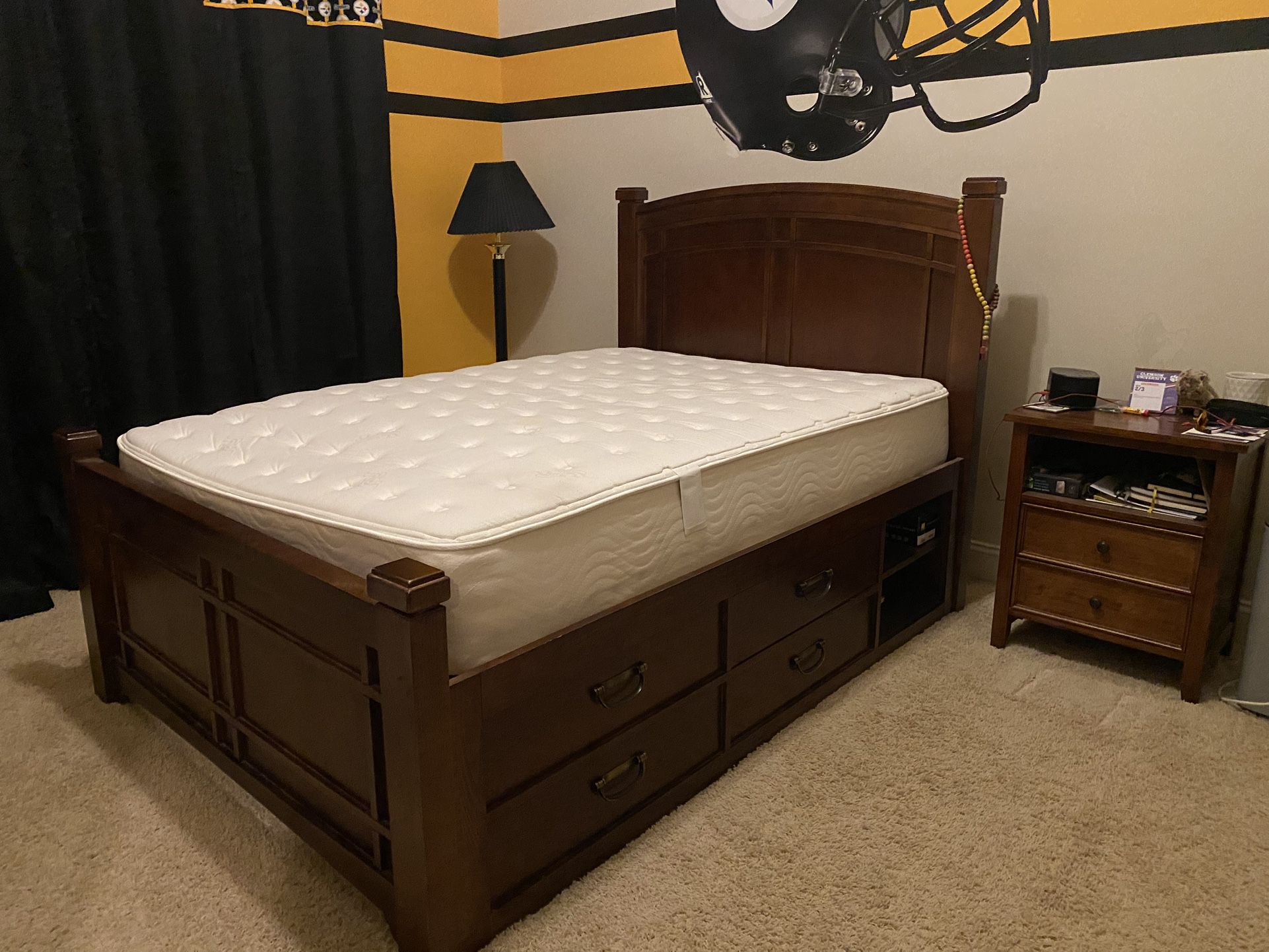 Full Sized Bed
