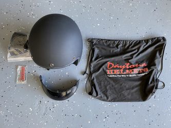 Daytona 3/4 Open Face Helmet Size Small. “New”
