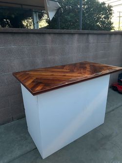 Custom portable bar table