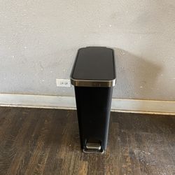 10.5 Gallon Kitchen Step Trash Can,
