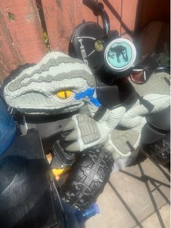 dinosaur car