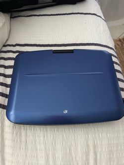 Portable DVD player