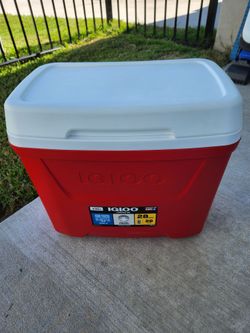 Igloo Laguna 28 Qt Cooler Red
