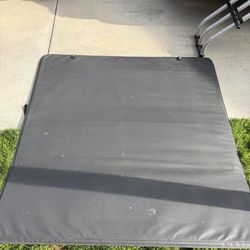 Toyota Tacoma trifold bed cover