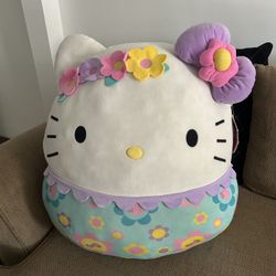 Hello Kitty Squishmallow