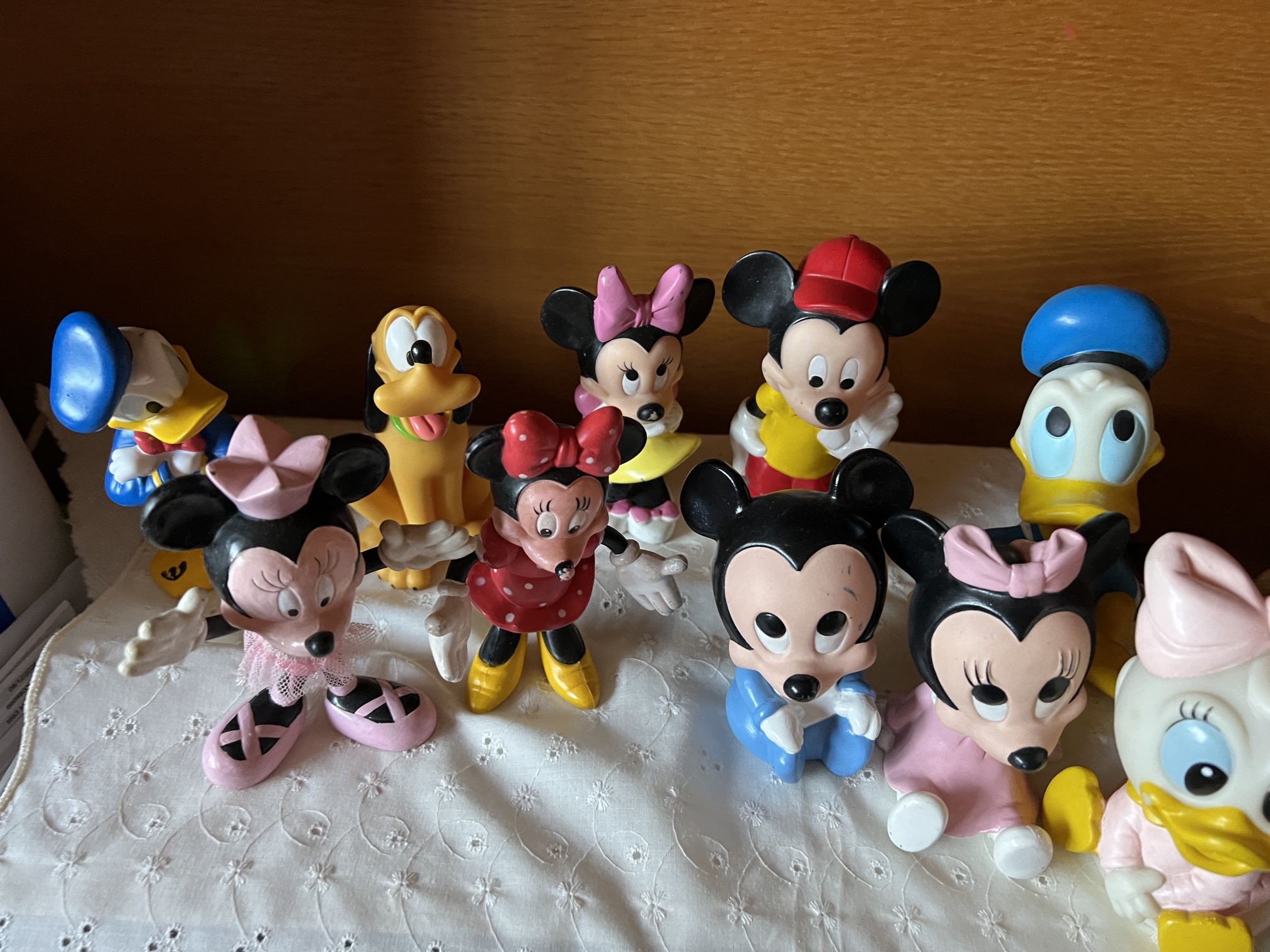 VINTAGE DISNEY SQUEEZE CHARACTERS , EA.