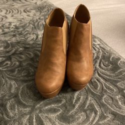 Taupe high heeled booties Size 8