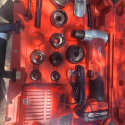 Milwaukee Battery Powered Knock Out Set New 