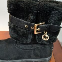 GBG Los Angeles Womens Faux Fur Cozy  Ankle Boots in Black. Size 7m.