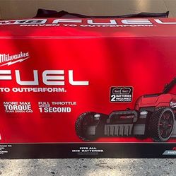 Milwaukee Tool
https://offerup.com/redirect/?o=aHR0cHM6Ly93d3cubWlsd2F1a2VldG9vbC5jb20=
M18 FUEL™ 21" Self-Propelled Dual Battery Mower