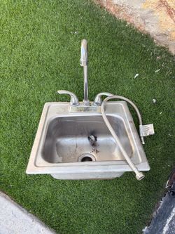 Stainless steel sink