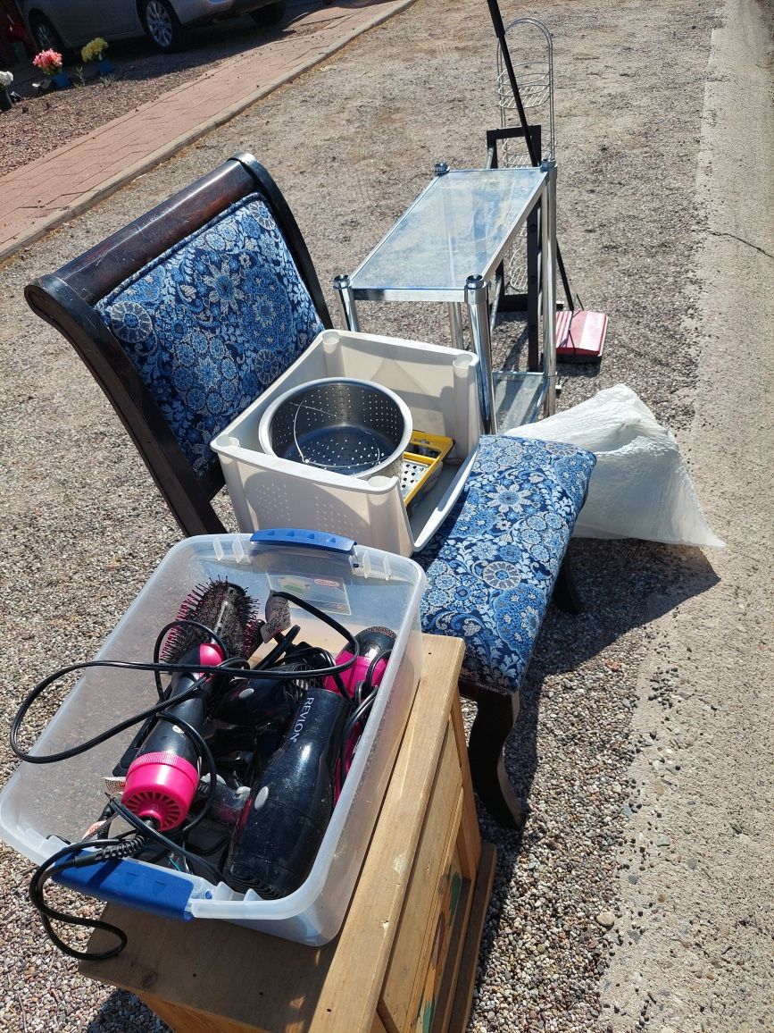 Free Furniture/household Items Do Not Disturb Tenants