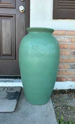 Large vase or planter