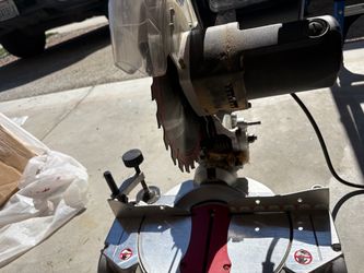 Craftsman 10-inch laser compound miter saw