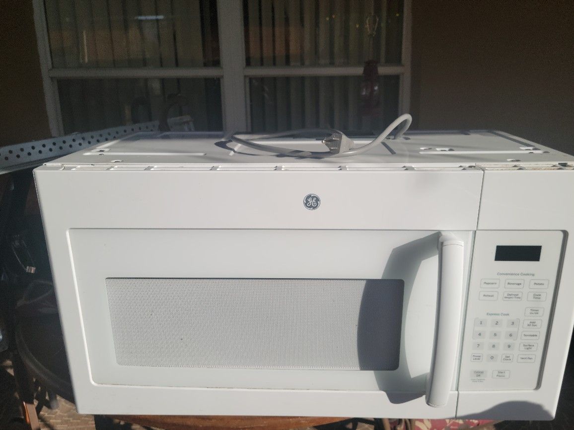 GE. Countertop Microwave