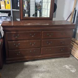 Free Dresser With Mirror