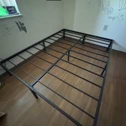 Queen Size Metal Bed Frame 