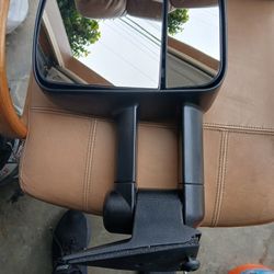 1(contact info removed) Chevy Tow Mirrpors