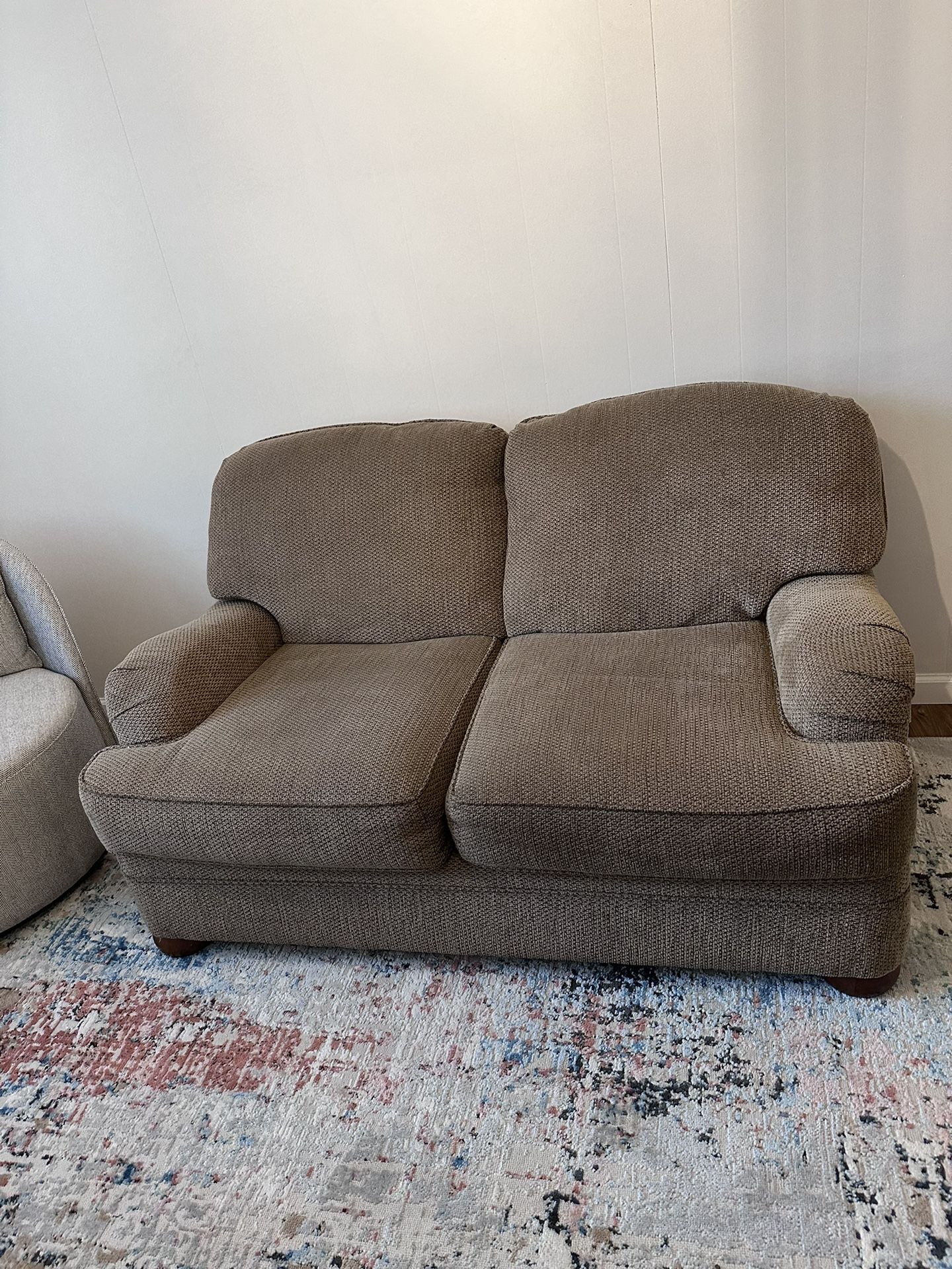 Like new Love Seat