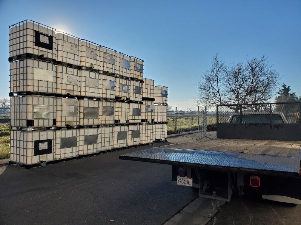 275 Gallon IBC Totes (Delivery Available)