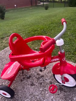 🚨 Radio Flyer Trike for Toddlers 🚼 | Safety Ring + Storage Box 🧺