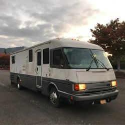 1994 Pace Arrow Fleet Wood Diesel 36'