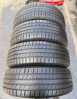 215 50 17 Michelin I sell this Seth of tires with 80% of Life the 4