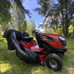 FS: Craftsman YT3000 Mower Riding Lawnmower w/ Bagger System