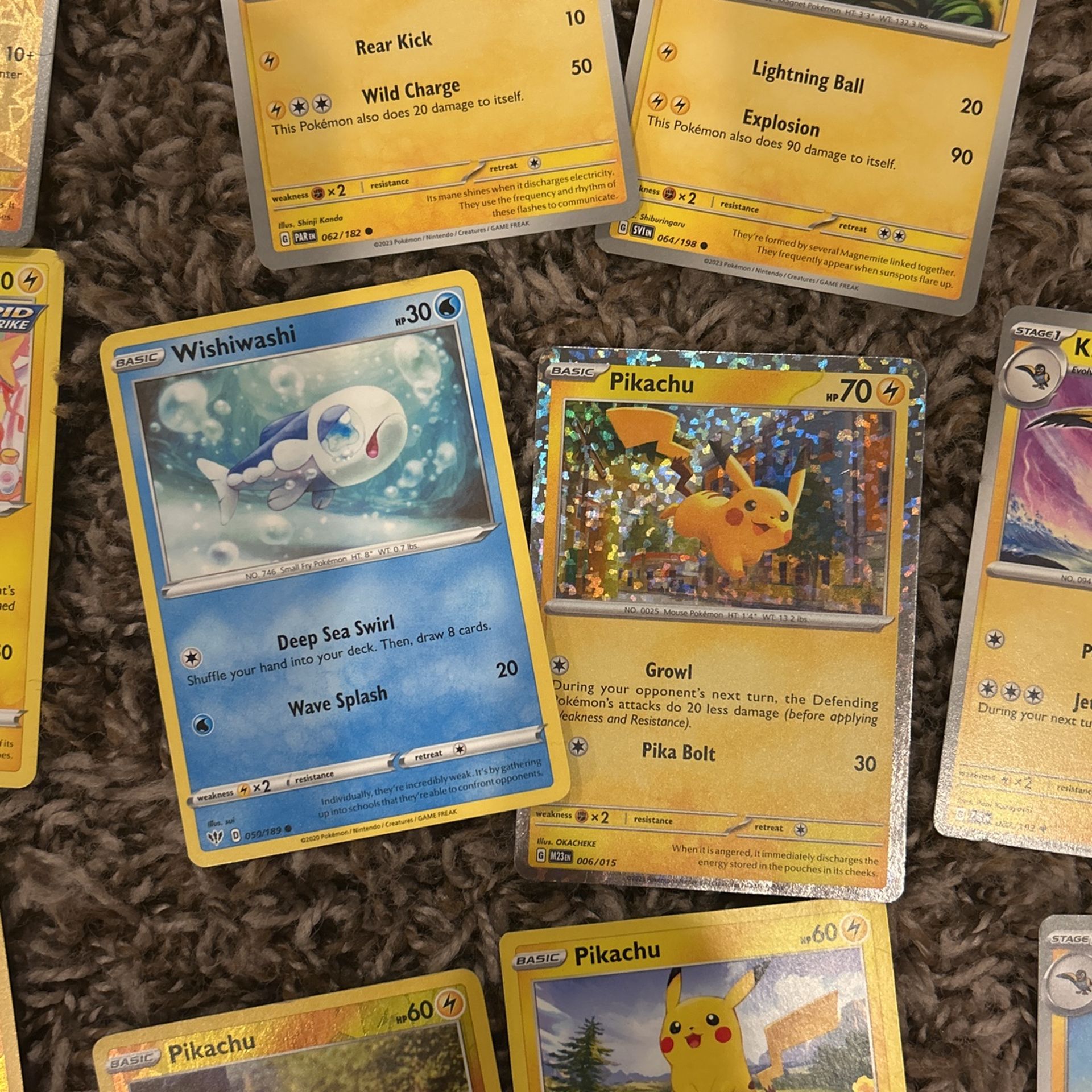 43 Pokemon Cards