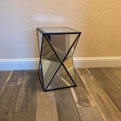 MADISON Park Small Mirror Table,black Outlines 