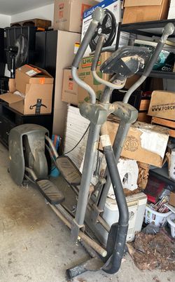 SportsArt E8300 Elliptical Machine