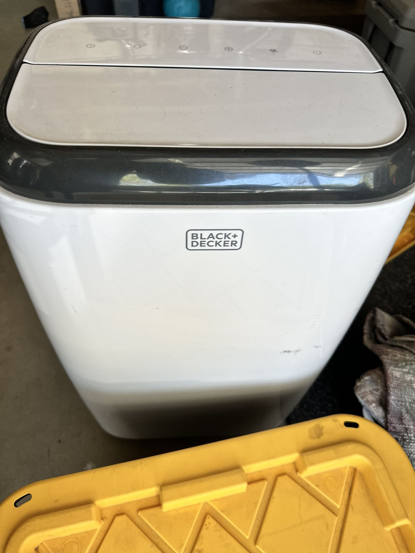 4 In 1, Black & Decker portable AC And Heater, Fan DeHumidifier