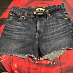 Womans Levi High Rise Jean Shorts Size 26