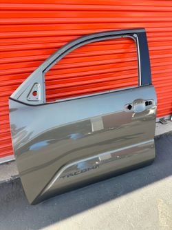 2024-2025 TOYOTA TACOMA  LEFT FRONT DOOR OEM