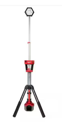 Milwaukee M18 Dual power Rocket light NEW