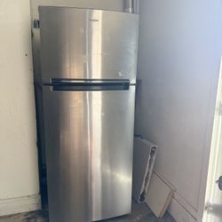 Whirlpool refrigerator in good condition