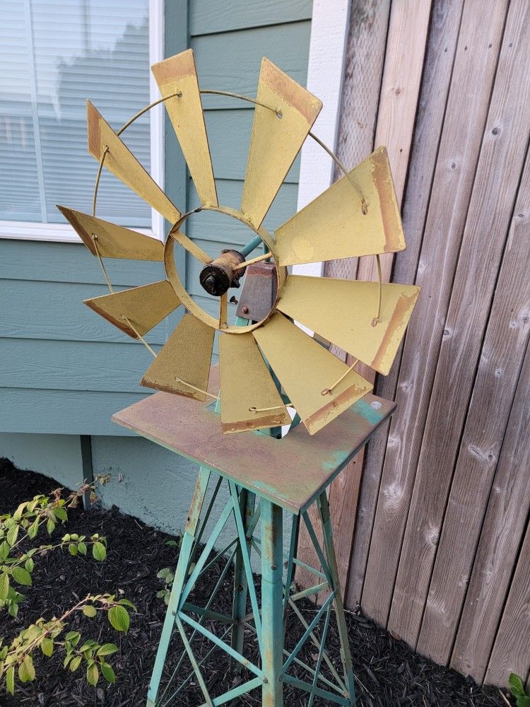 Yard Art, John Deere Colored Windmill
