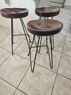  Bar Stools 