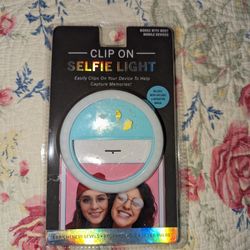 NEW Clip On Selfie Light, Rechargeable