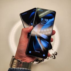 Samsung Galaxy Z FOLD 4 256GB Unlocked | Local Delivery Available